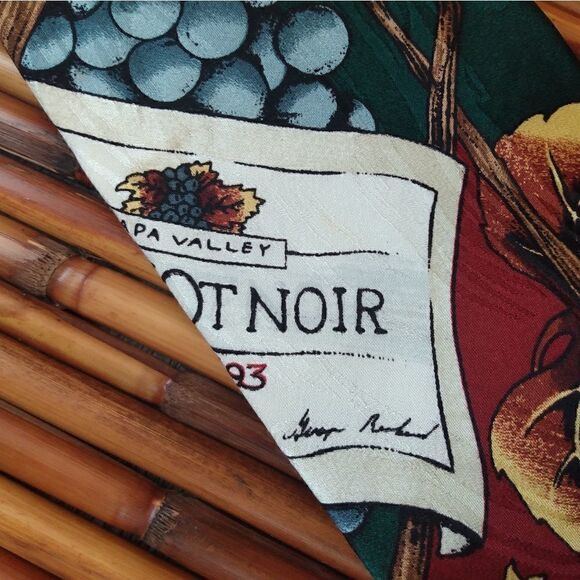 EUC VINTAGE 1996 RALPH MARLIN Cranberry "Wine Labels" Grapes 100% Silk Tie - Picture 5 of 10